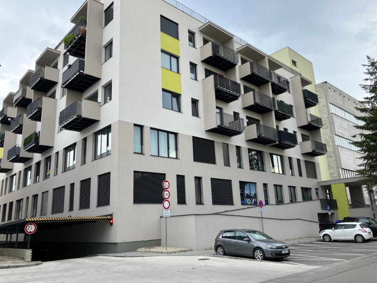 Deluxe Apartment Trenčín Exterior foto